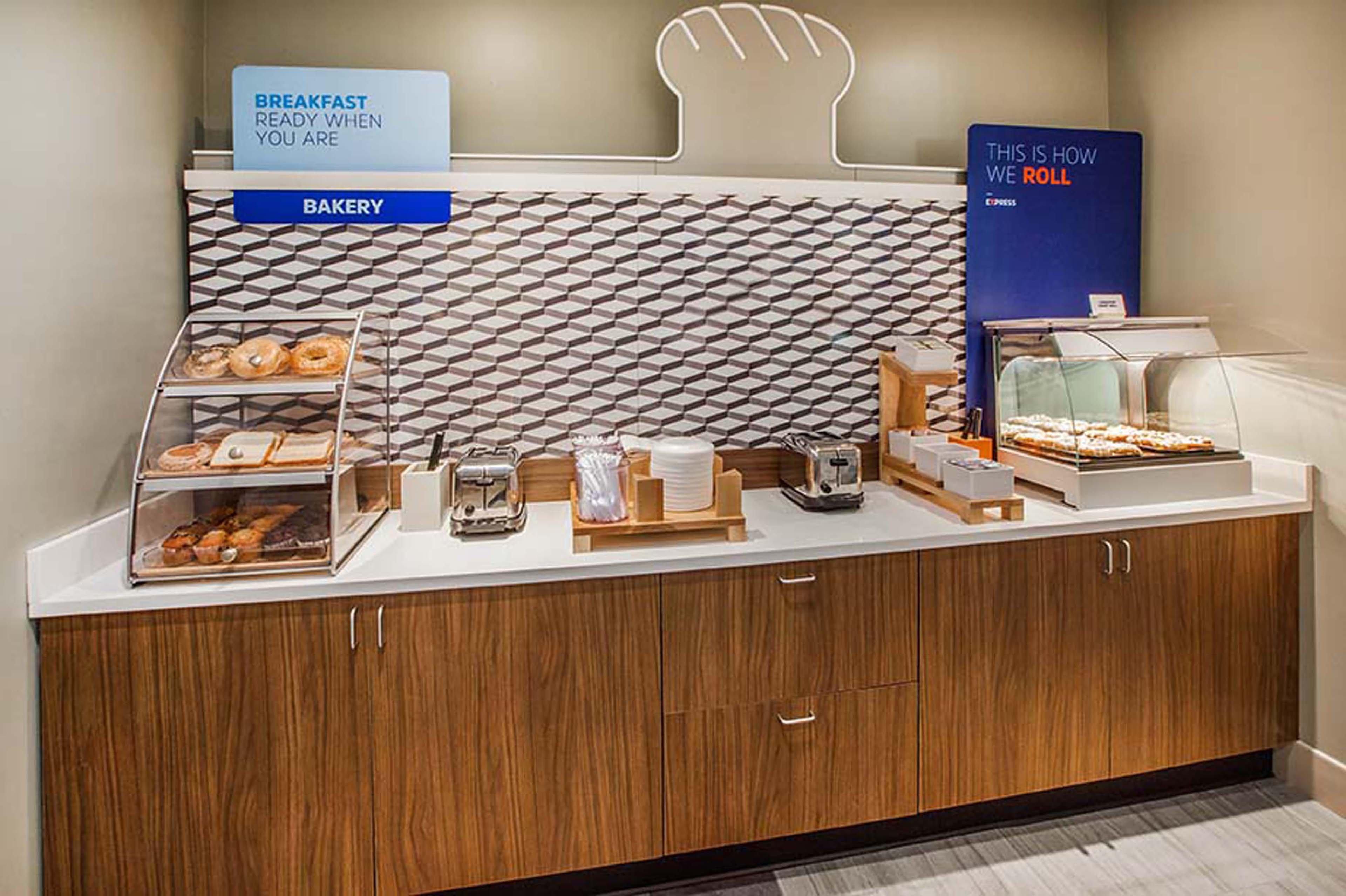 Holiday Inn Express Alva By Ihg Экстерьер фото