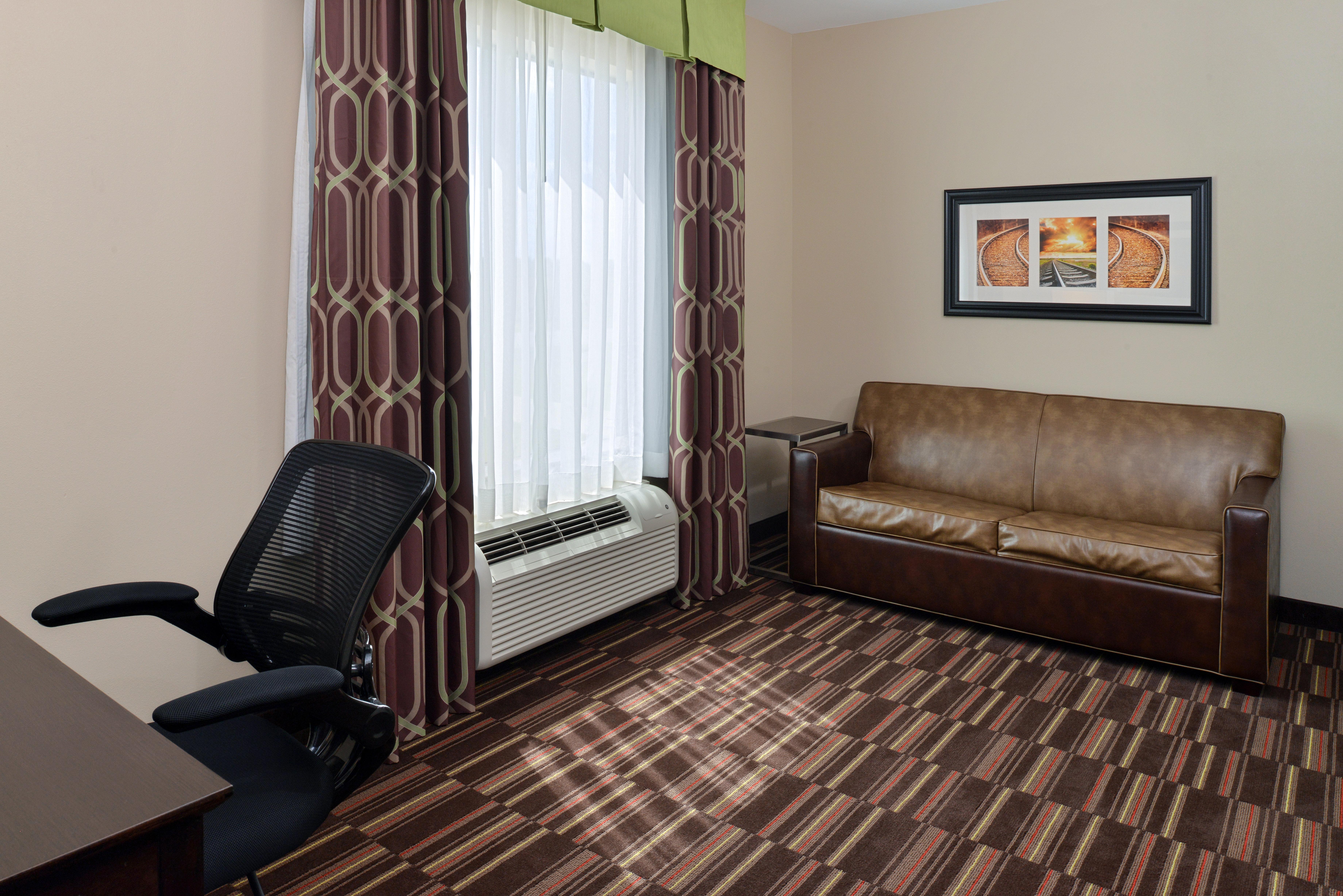 Holiday Inn Express Alva By Ihg Экстерьер фото